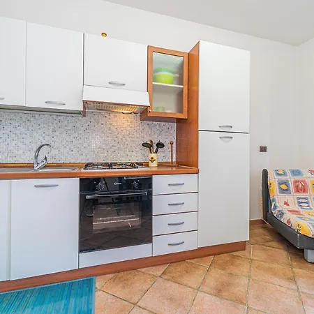 Apartamento In 2 To 4 Persons With Large Private Garden Sole