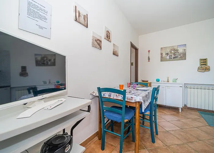 Apartamento In 2 To 4 Persons With Large Private Garden Sole